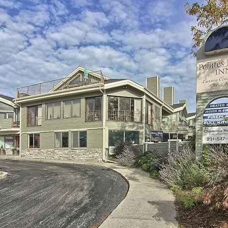 207 Pointes North Inn